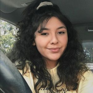 Meet your Posher, Briana